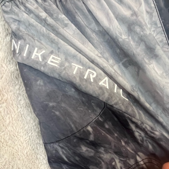 NWT Nike Women's Trail Running Shorts Sz XS Repel Gray Tie Dye Zipper Pockets - Picture 3 of 16
